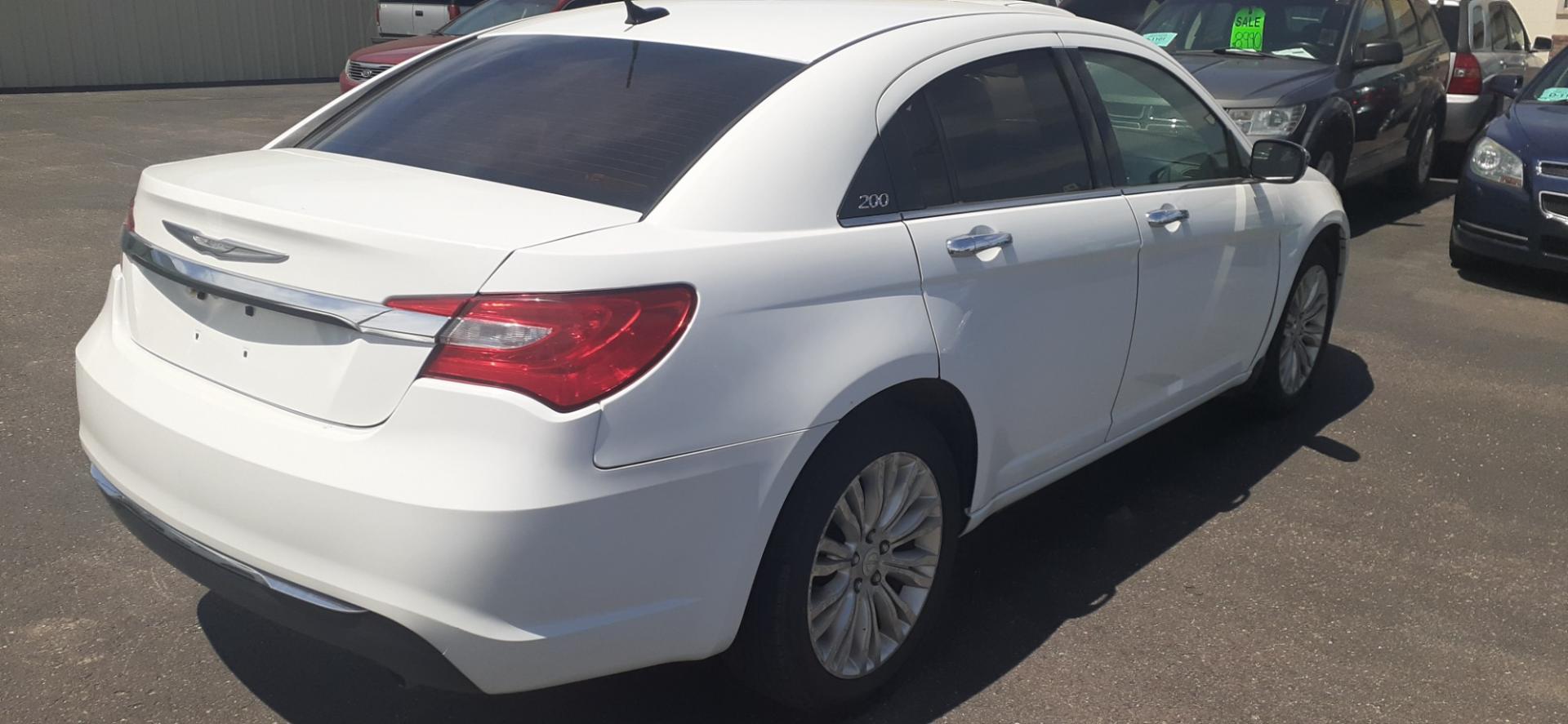 2011 Chrysler 200 (1C3BC2FG5BN) with an 3.6L V6 DOHC 24V engine, Automatic transmission, located at 2015 Cambell Street, Rapid City, SD, 57701, (605) 342-8326, 44.066433, -103.191772 - Photo#3